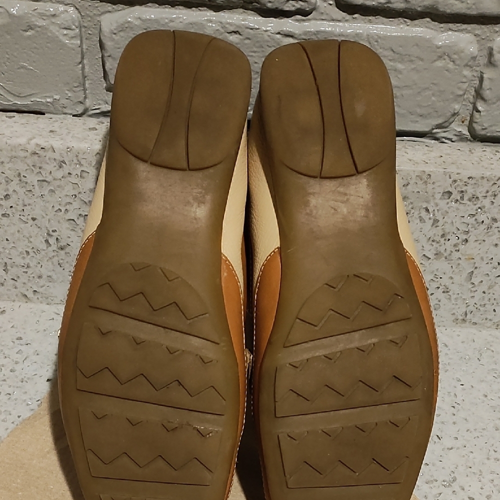 Etienne Aigner Cream and Tan Leather Loafers - Picture 5 of 9
